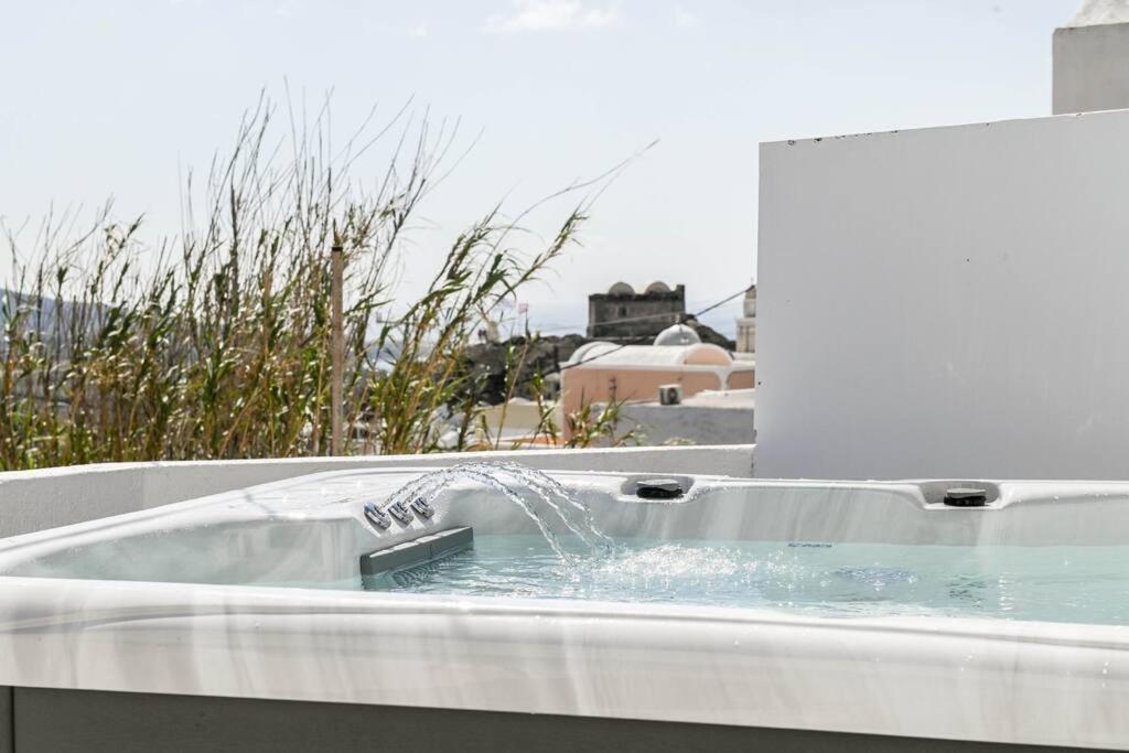 Villa Solasta #1 With Jacuzzi In Santorini Akrotírion Eksteriør billede