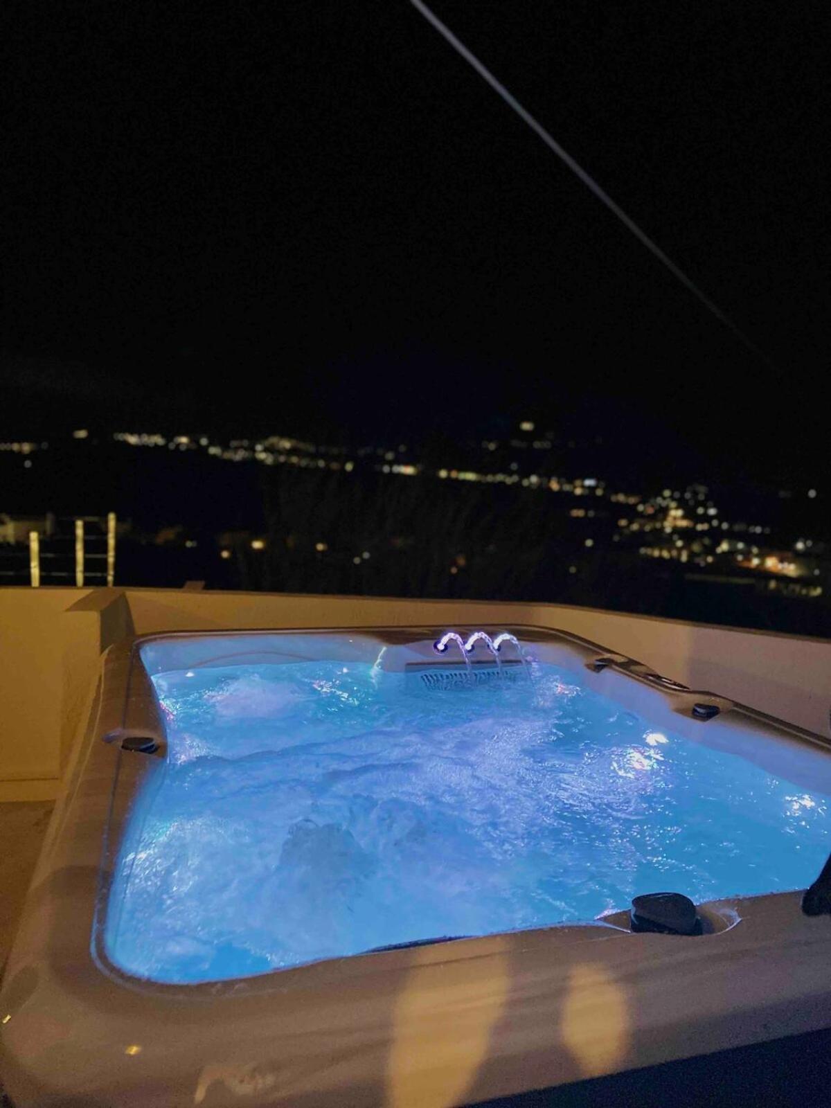 Villa Solasta #1 With Jacuzzi In Santorini Akrotírion Eksteriør billede